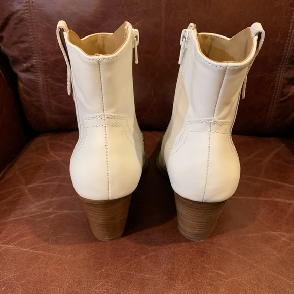 GB White Leather Cowgirl Ankle Boots Women's 8.5M - Picture 4 of 9
